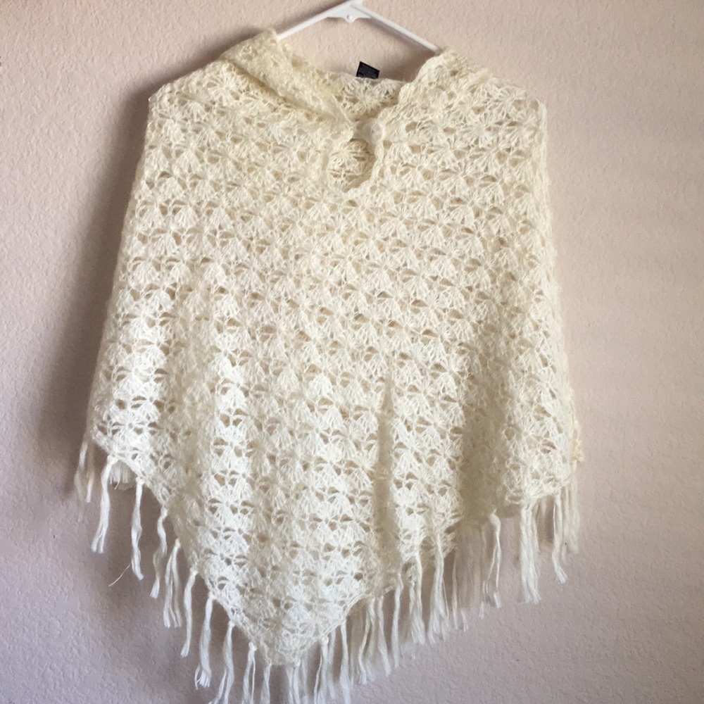 52 weekends knitted poncho one size